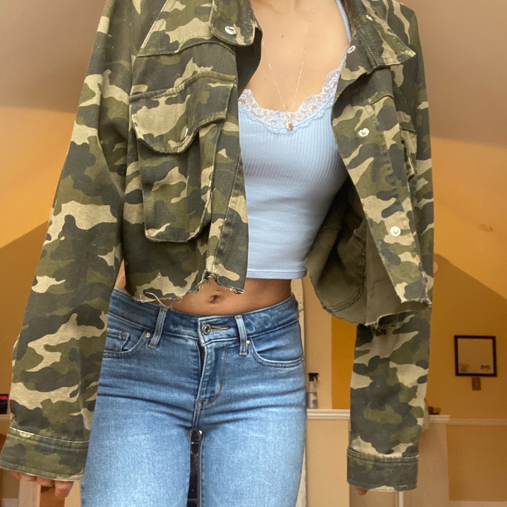 Cropped camo jacket